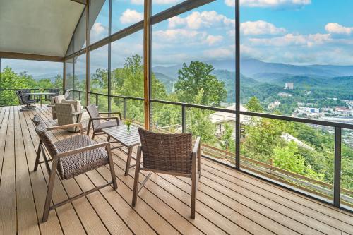The Grandview 3 Bedroom Gatlinburg Cabin with View